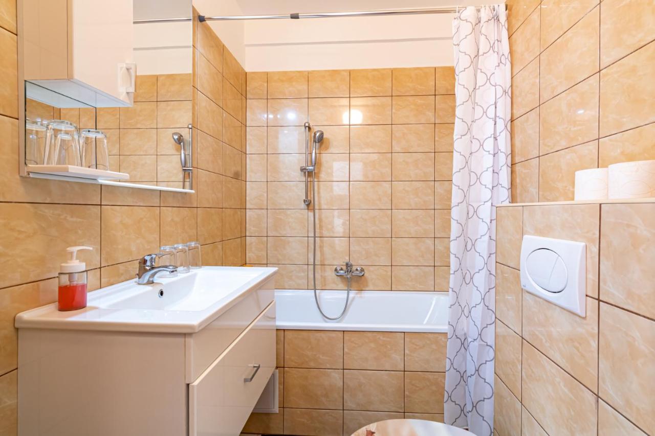 Peregrino Panzio Bed and Breakfast Budaörs Εξωτερικό φωτογραφία