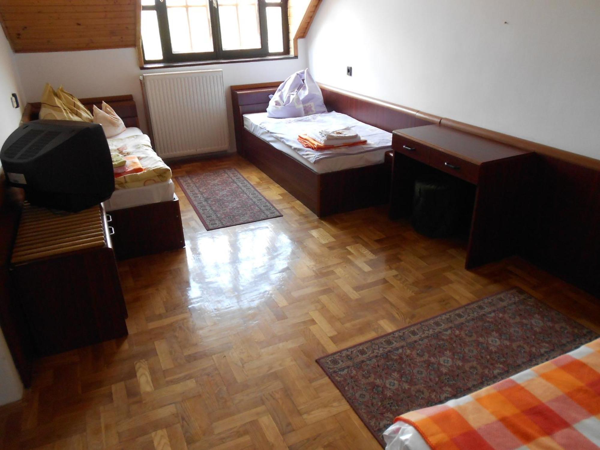 Peregrino Panzio Bed and Breakfast Budaörs Δωμάτιο φωτογραφία
