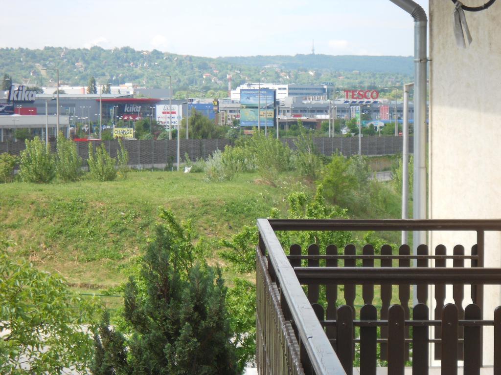Peregrino Panzio Bed and Breakfast Budaörs Εξωτερικό φωτογραφία
