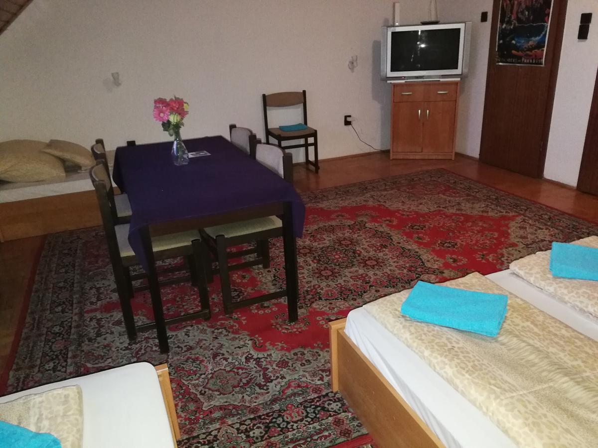 Peregrino Panzio Bed and Breakfast Budaörs Εξωτερικό φωτογραφία